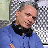 Voice artist - Víctor H.