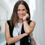 Voice artist - Lucía L.