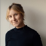 Voice artist - Maggie R.