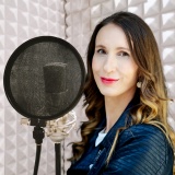 Voice artist - Eva G.