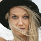 Voice artist - Heidi M.